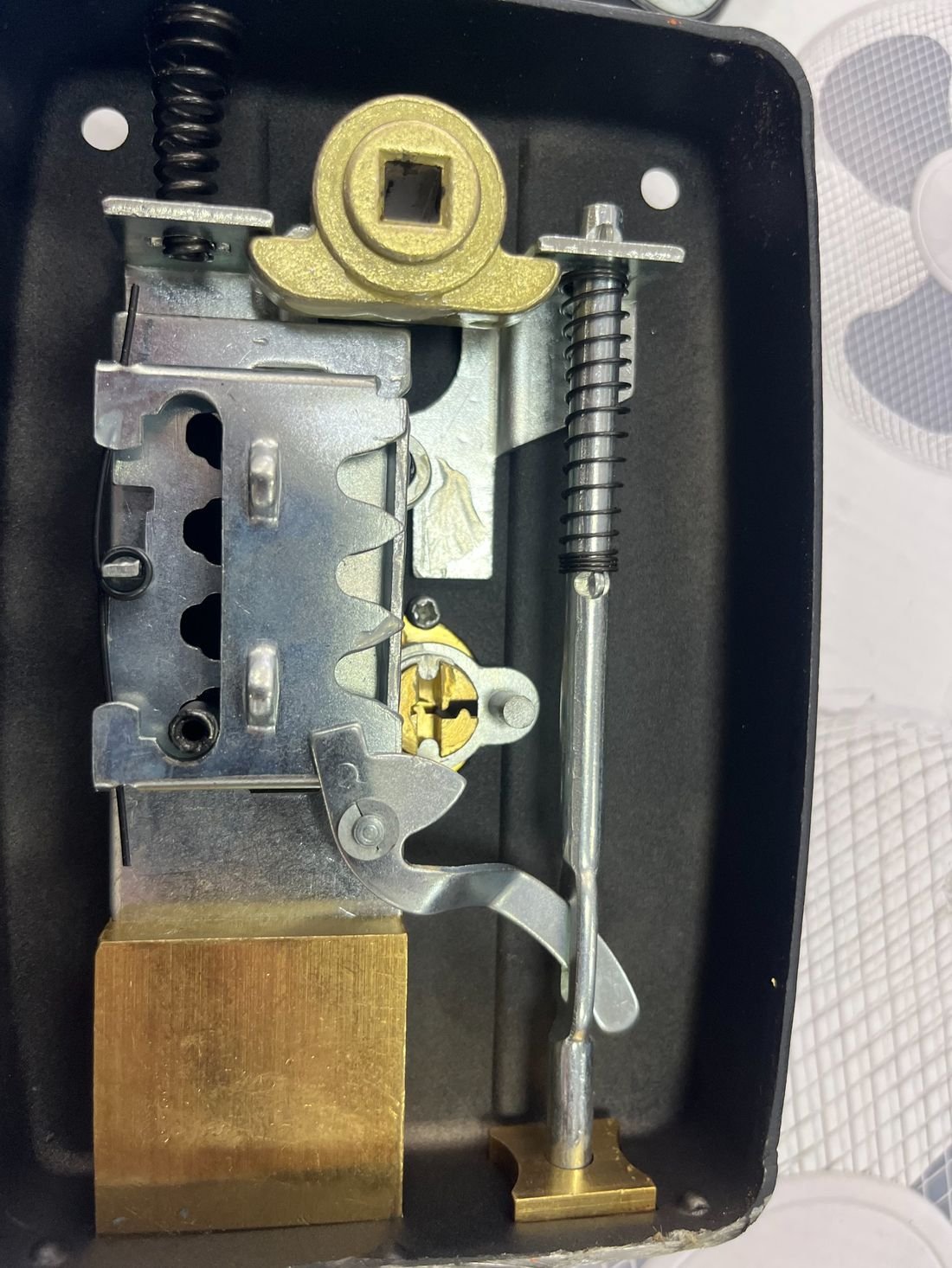 Safes in Paris 75007 – Serrurier Locksmith Paris